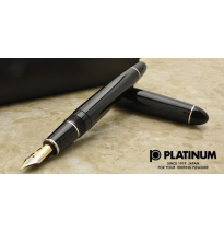 PLATINUM PLUMA ESTILOGRÁFICA PRESIDENT PTB-25000PR-1. DETALLES RODIADOS. PLUMÍN DE ORO DE 18 KILATES.