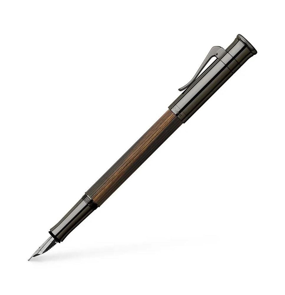 GRAF VON FABER CASTELL PLUMA ESTILOGRÁFICA LINEA CLÁSICA MACASSAR "BLACK EDITION" M (145740). CUERPO DE MADERA DE MACASSAR, CON 